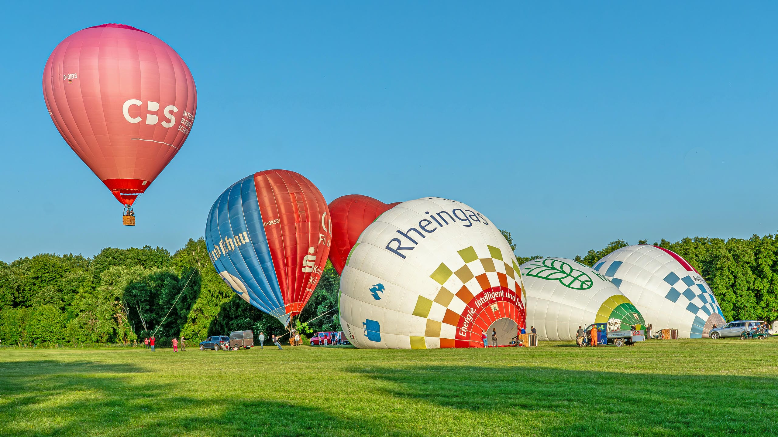 Heißluftballon auf dem Segelflugplatz Langenfeld-Wiescheid